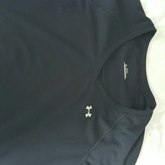 NWT size S Under Armour black tee - Picture 2 of 2